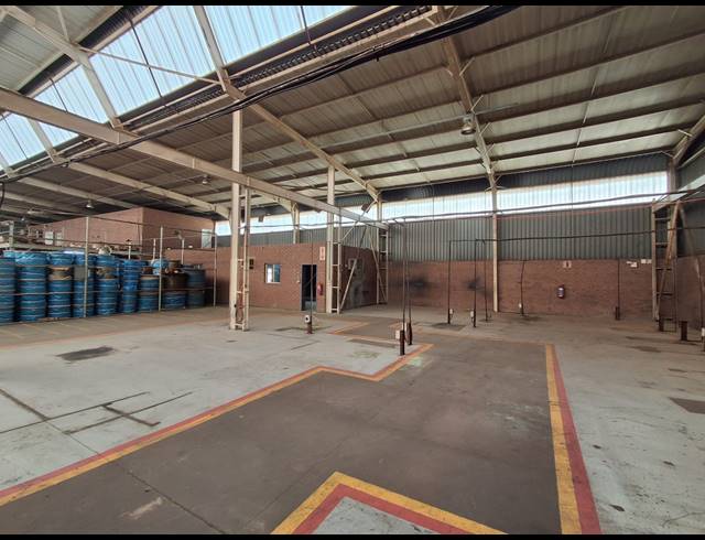 1,000M² WAREHOUSE TO LET IN HERIOTDALE